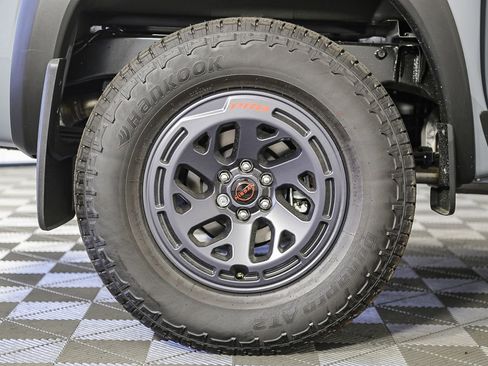 New 2025 Nissan Frontier PRO-4X w/ Tow Package image 11