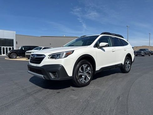 Used 2022 Subaru Outback Limited w/ Popular Package #2 AWD/4WD image 3