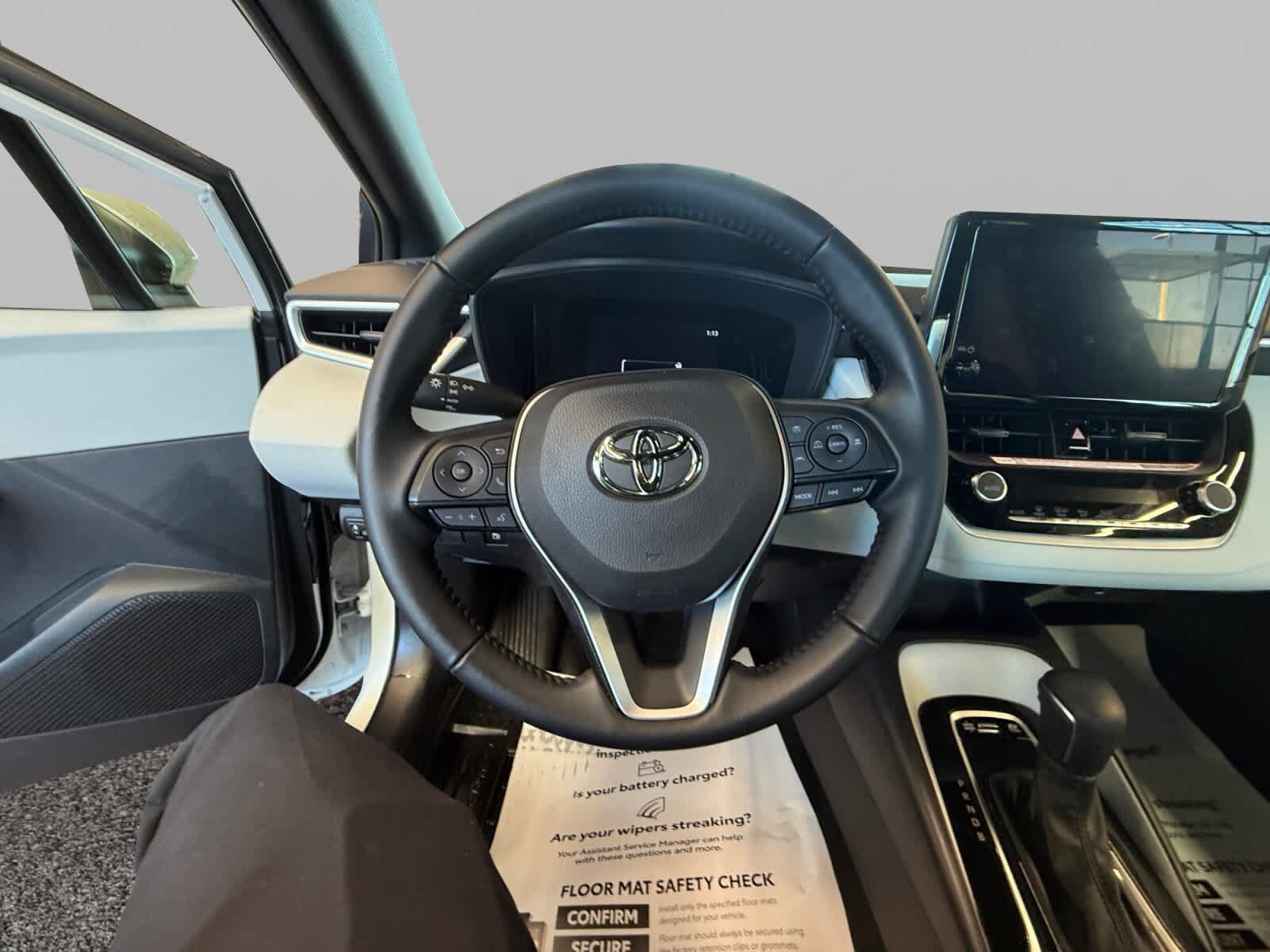 Used 2026 Toyota Corolla SE FWD image 13