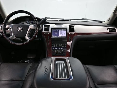 Used 2014 Cadillac Escalade ESV Premium image 46