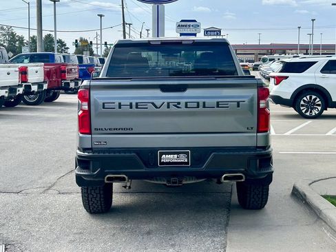 Used 2022 Chevrolet Silverado 1500 LT Trail Boss w/ LPO, Dark Essentials Package AWD/4WD image 4