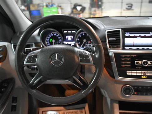 Used 2013 Mercedes-Benz GL 450 4MATIC w/ Premium 1 Pkg image 36