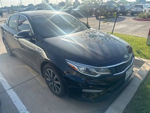 Used 2019 Kia Optima LX w/ LX 17" Wheel Package FWD image 2