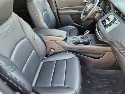 Used 2023 Cadillac XT4 Sport w/ LPO, Onyx Lite Package image 17