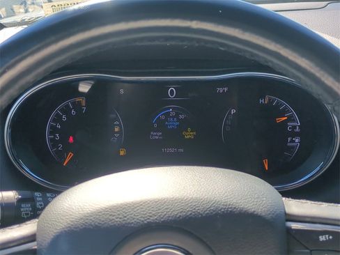 Used 2021 Jeep Grand Cherokee Laredo image 28