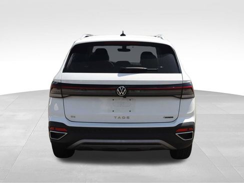 Used 2025 Volkswagen Taos SE AWD/4WD image 5