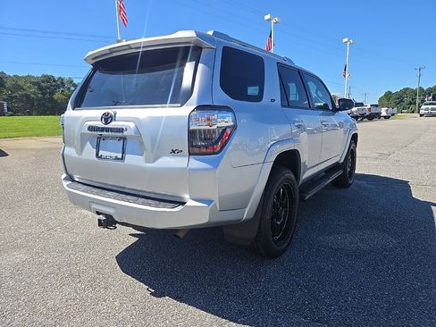 Used 2018 Toyota 4Runner SR5 Premium image 5