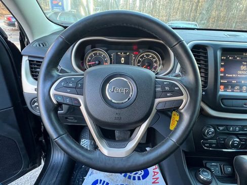 Used 2015 Jeep Cherokee Latitude w/ Cold Weather Group image 19