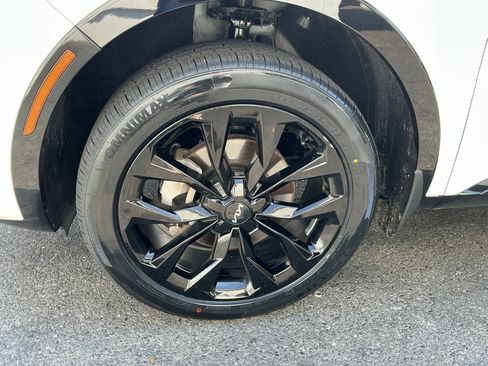 Certified 2023 Kia Sorento SX AWD/4WD image 9