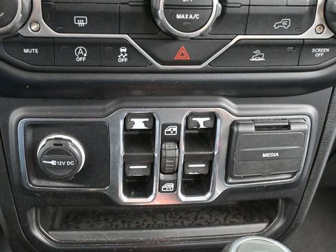 Used 2023 Jeep Gladiator Sport image 22