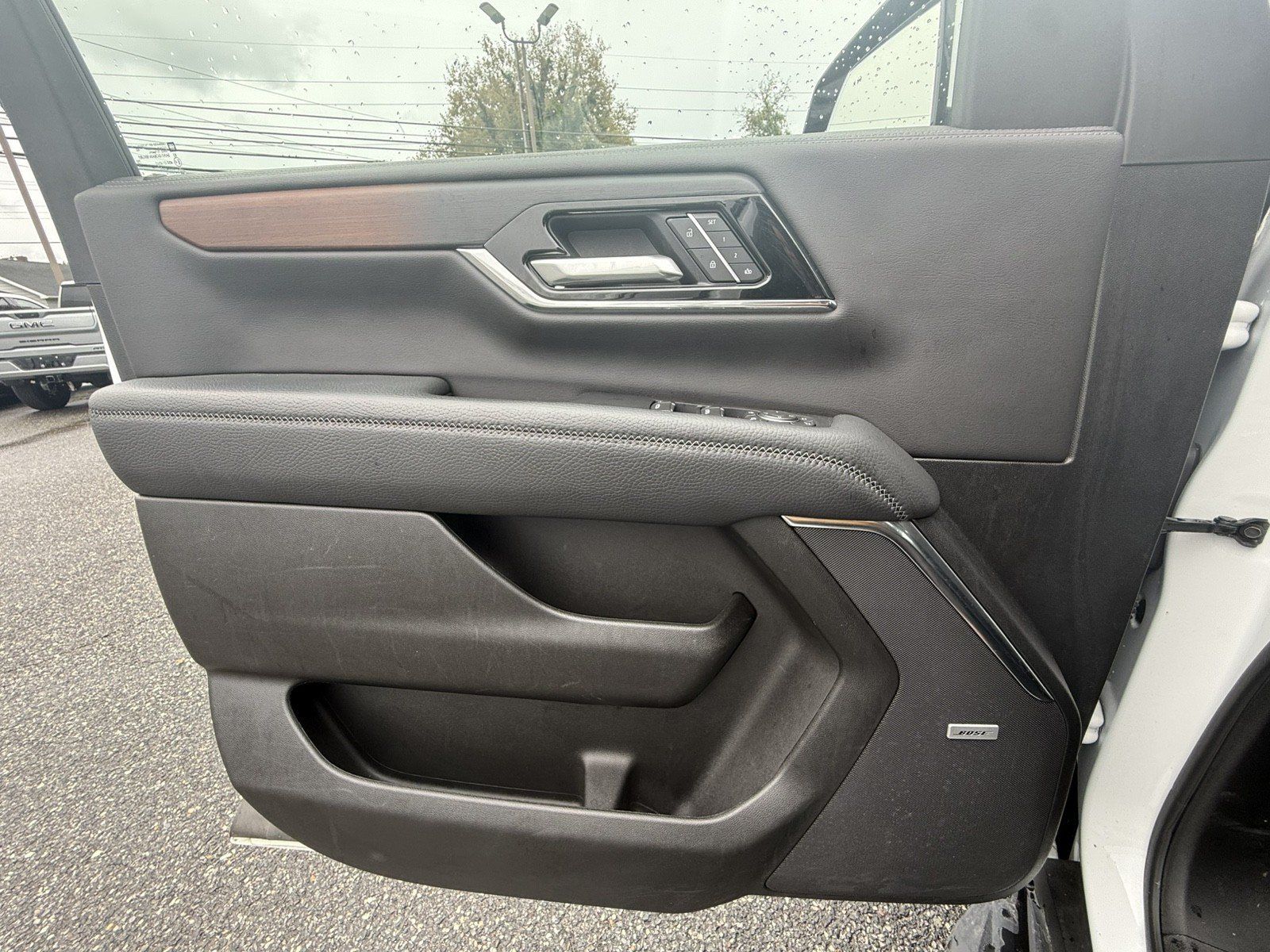 Used 2025 GMC Yukon Denali AWD/4WD image 21