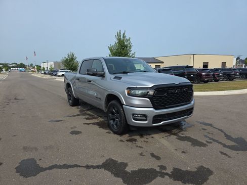 Used 2025 RAM 1500 Big Horn AWD/4WD image 3