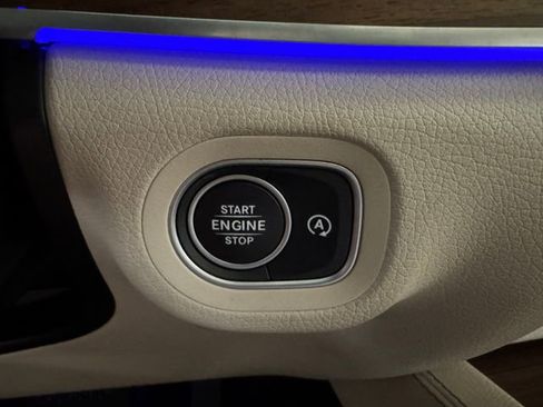 Used 2025 Mercedes-Benz GLS 450 4MATIC image 12
