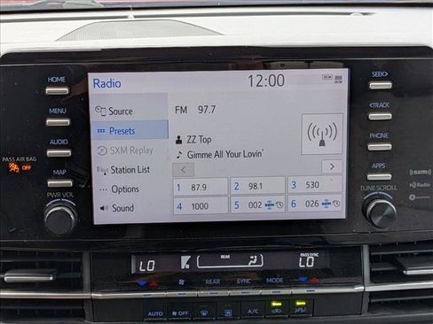 Used 2023 Toyota Sienna LE FWD image 14