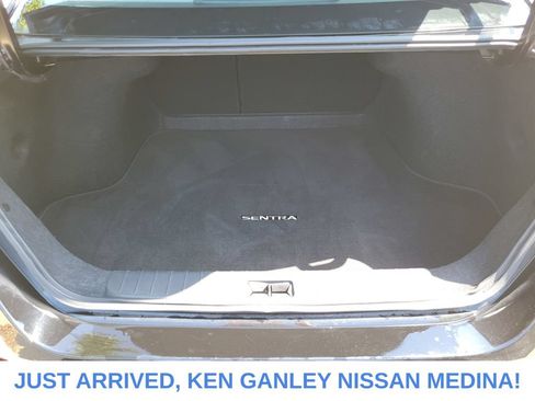 Certified 2025 Nissan Sentra SR FWD image 17
