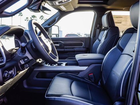 New 2026 RAM 2500 Laramie AWD/4WD image 22