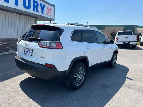 Used 2019 Jeep Cherokee Latitude Plus AWD/4WD image 12