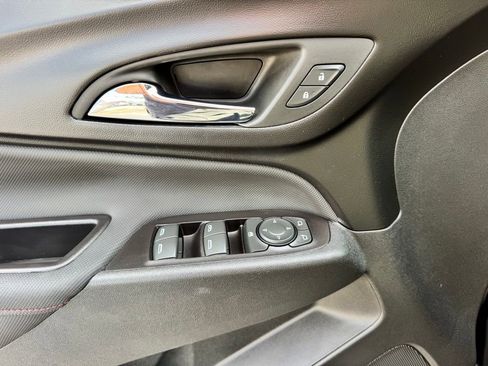 Used 2022 Chevrolet Equinox RS w/ RS Leather Package FWD image 36