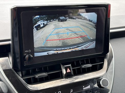 Used 2024 Toyota Corolla LE FWD image 22