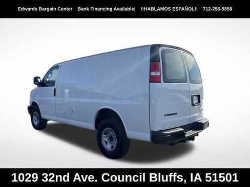 Used 2024 Chevrolet Express 2500 w/ Driver Convenience Package RWD image 4
