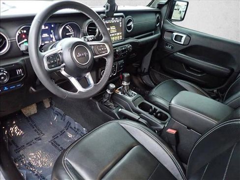 Used 2023 Jeep Wrangler Unlimited Sahara AWD/4WD image 9
