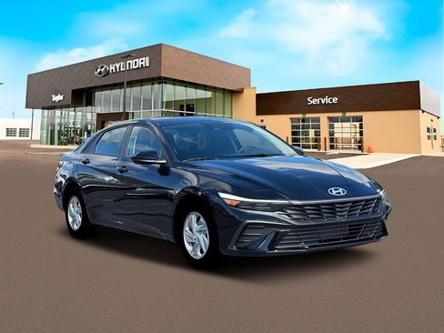 New 2026 Hyundai Elantra SE FWD image 11