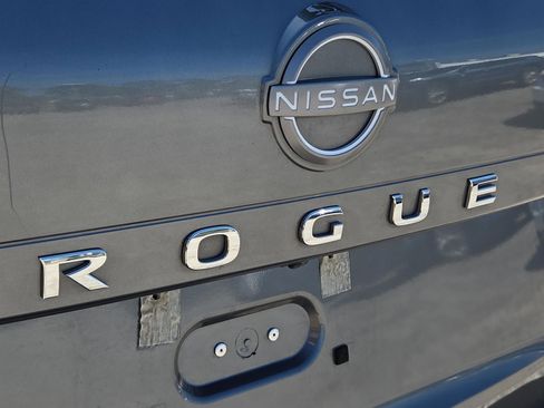 Used 2023 Nissan Rogue S FWD image 30