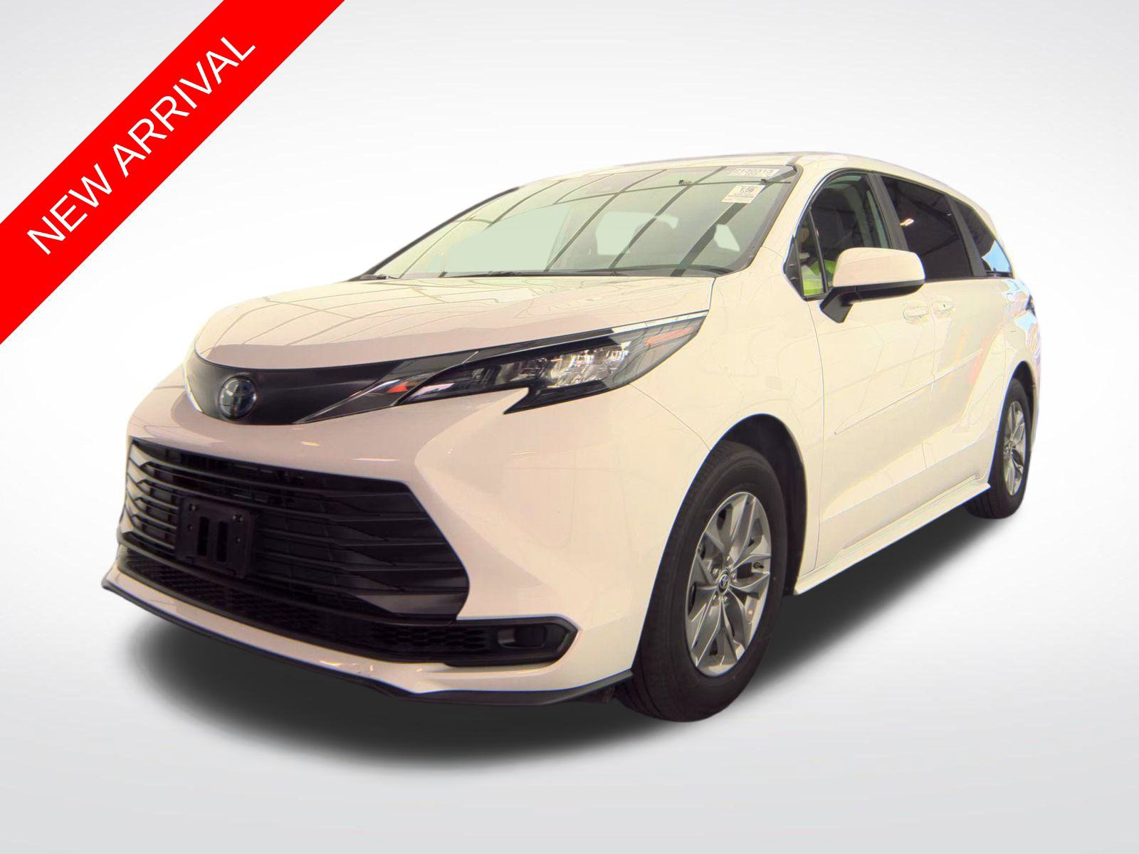Used 2024 Toyota Sienna LE AWD/4WD image 1