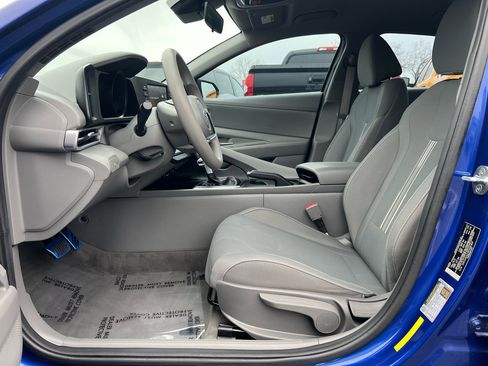 Used 2023 Hyundai Elantra SEL image 35