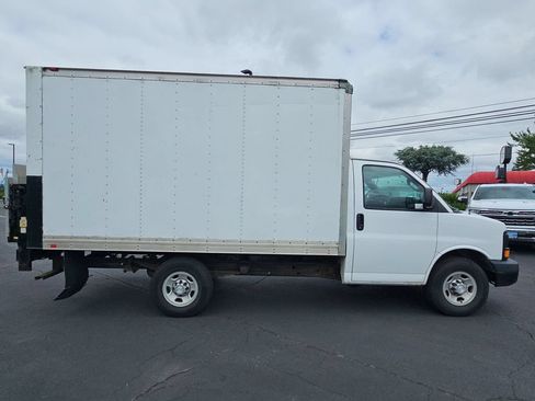 Used 2016 Chevrolet Express 3500 RWD image 7