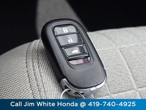 Certified 2024 Honda HR-V LX image 32