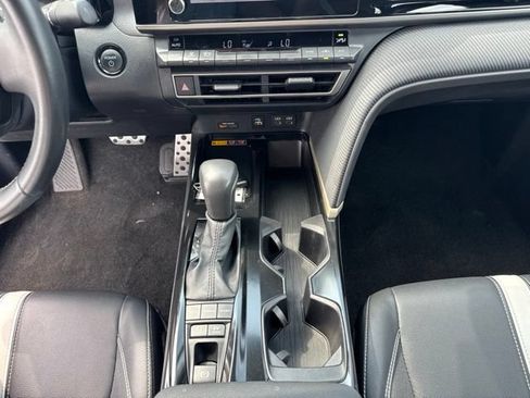 Used 2025 Toyota Camry SE FWD image 11