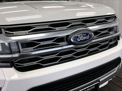 Used 2024 Ford Expedition Max Platinum image 30