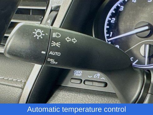 Used 2024 Toyota Camry SE image 14