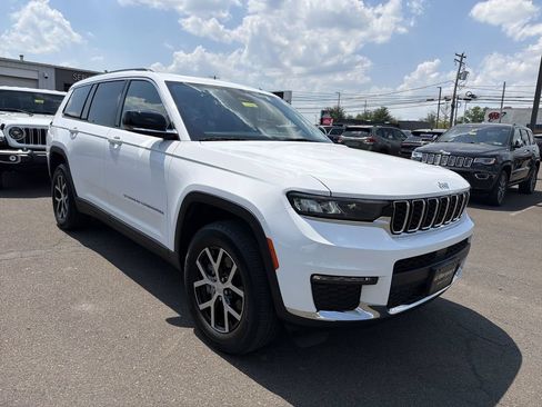 Used 2023 Jeep Grand Cherokee L Limited AWD/4WD image 7