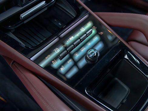 Used 2024 Porsche Cayenne S image 40