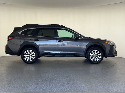 Used 2024 Subaru Outback Premium w/ Popular Package #1A AWD/4WD image 2