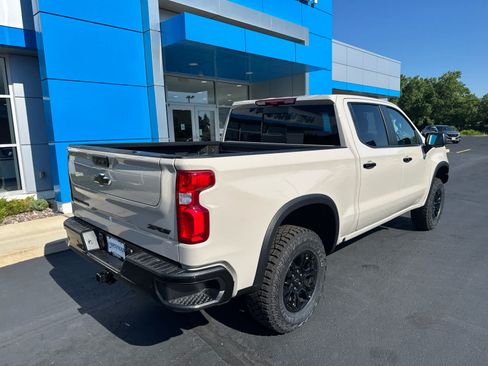 New 2026 Chevrolet Silverado 1500 ZR2 w/ LPO, Dark Essentials Package AWD/4WD image 7