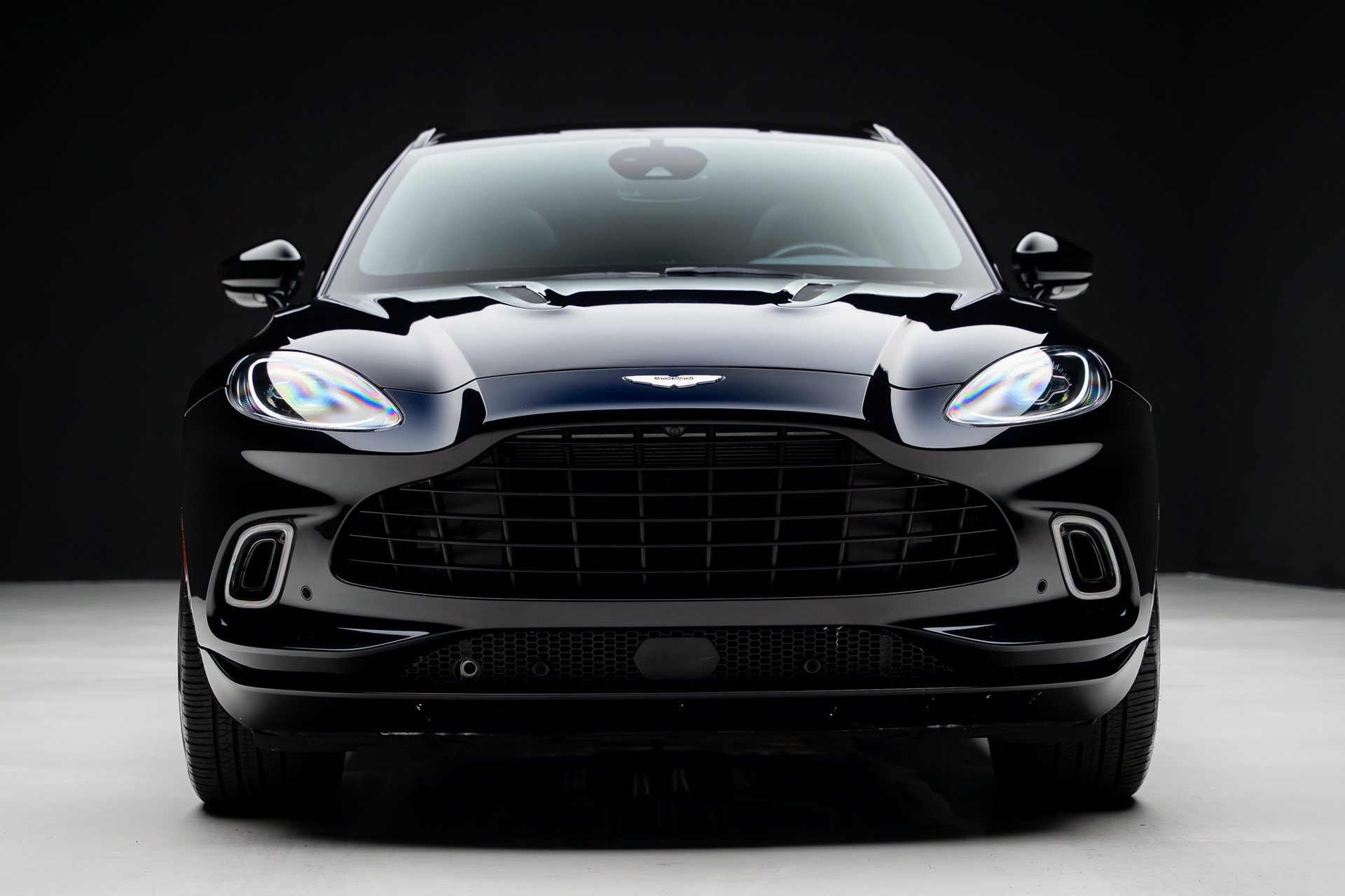 Used 2021 Aston Martin DBX AWD/4WD image 8