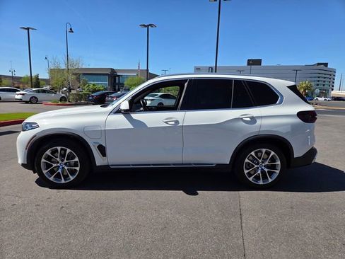 Used 2025 BMW X5 xDrive50e w/ Climate Comfort Package AWD/4WD image 3