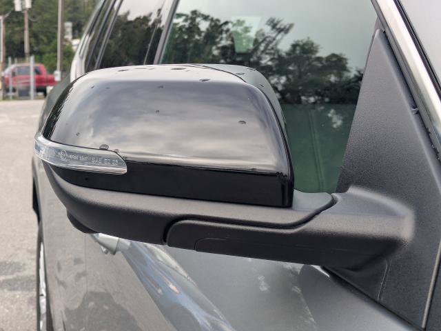 Certified 2026 GMC Acadia Elevation w/ Elevation Premium Package FWD image 12