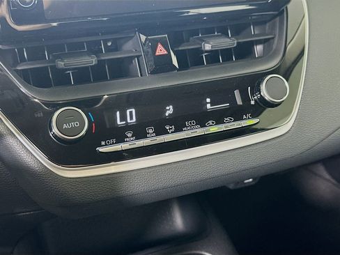 Used 2025 Toyota Corolla LE image 26