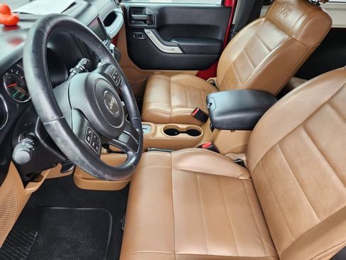 Used 2012 Jeep Wrangler Sahara w/ Dual Top Group AWD/4WD image 16