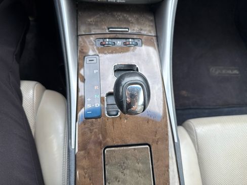 Used 2013 Lexus IS 350C 2dr Conv w/ Luxury Pkg image 16