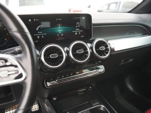 Used 2021 Mercedes-Benz GLB 250 image 27