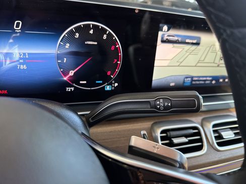 Used 2026 Mercedes-Benz GLS 450 4MATIC image 19