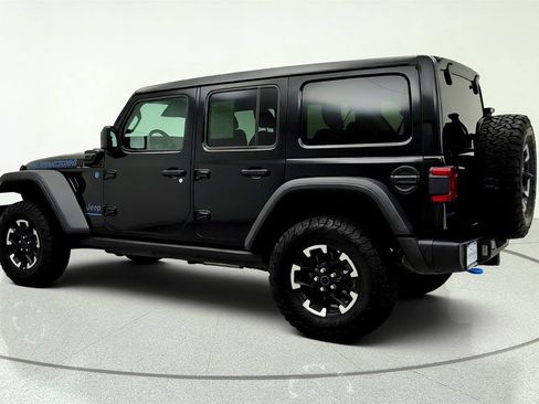 Used 2025 Jeep Wrangler Unlimited Rubicon 4xe w/ Convenience Group AWD/4WD image 7