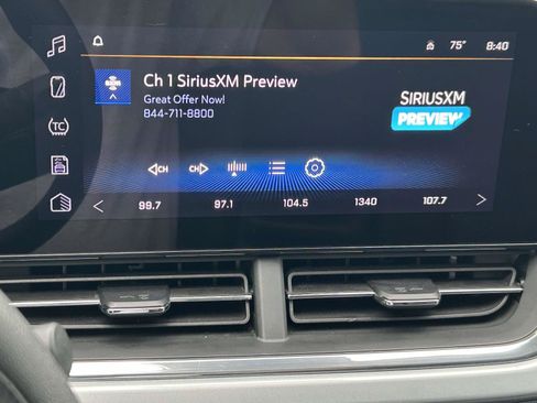Used 2025 Chevrolet Trax LT FWD image 20