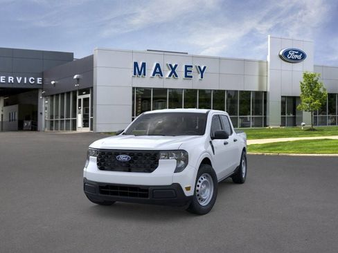 New 2025 Ford Maverick XL image 2