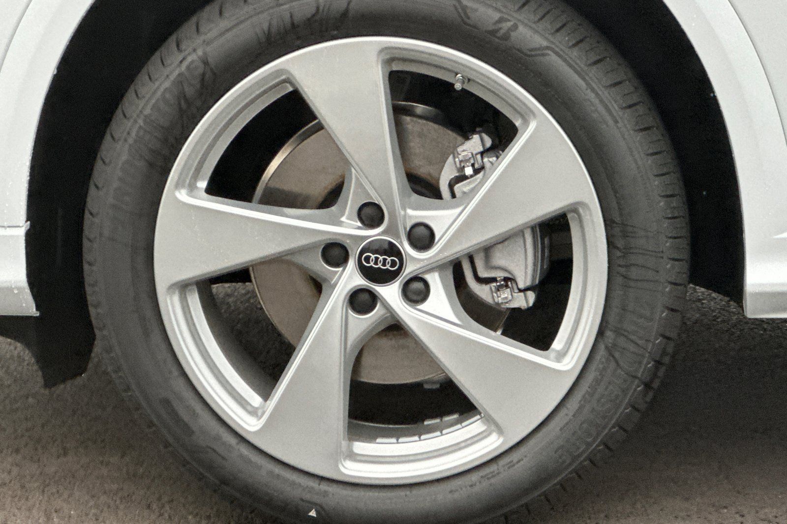 Used 2025 Audi Q5 Premium Plus w/ Premium Plus AWD/4WD image 24